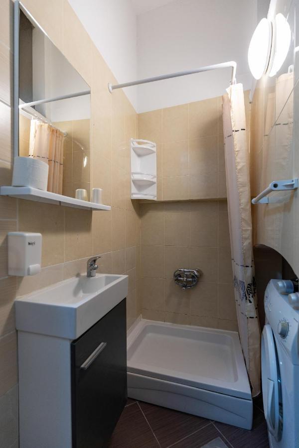 Apartments Smaila 1729 Пула Екстериор снимка