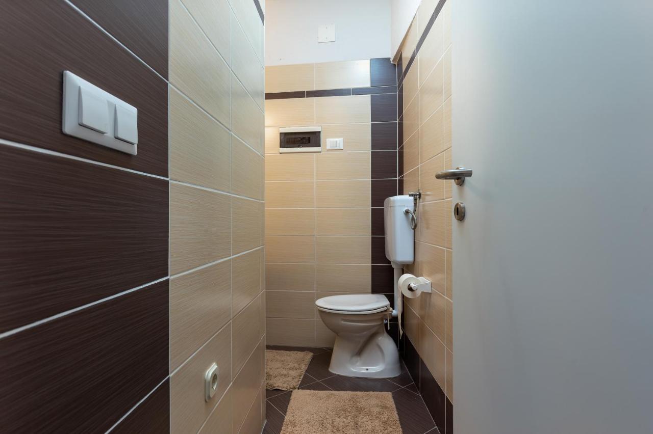 Apartments Smaila 1729 Пула Екстериор снимка