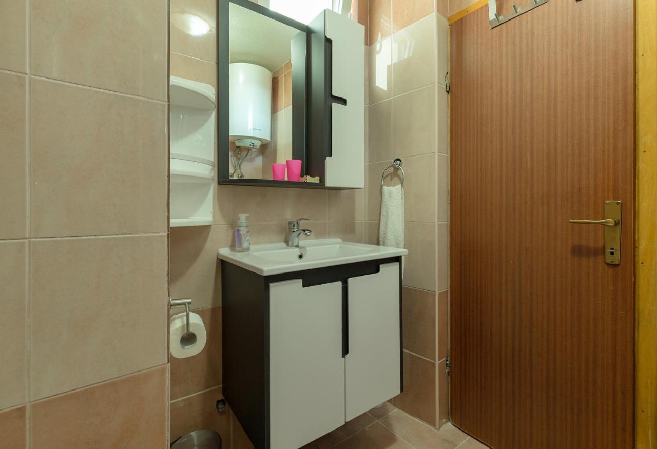 Apartments Smaila 1729 Пула Екстериор снимка