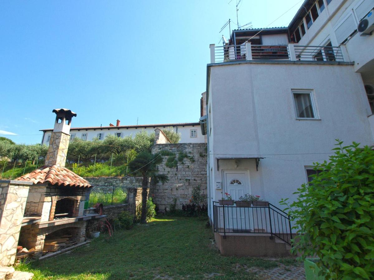 Apartments Smaila 1729 Пула Екстериор снимка